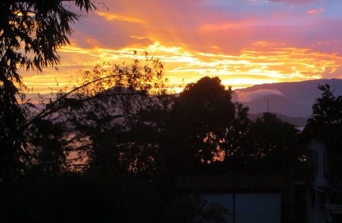 Picinguaba House | Picinguaba. Comfortable, nestled in the woods, one minute from the beach, with parking.
