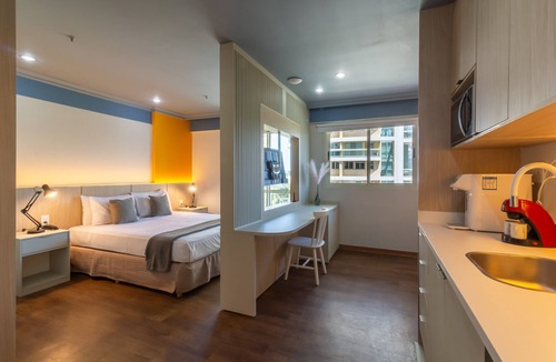 Barra da Tijuca Bed & Breakfast | Pineapples BPremium T5 | BPremium T5