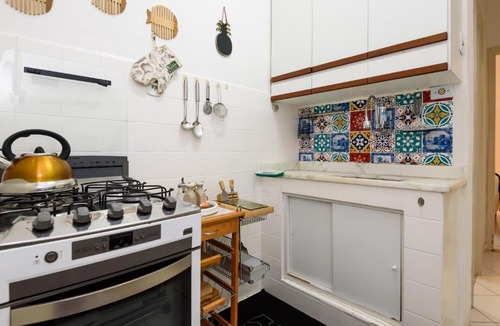 Leblon Apartment | Pineapples CG103 - Apartamento 2 quartos, bem decorado e em ótima localização no Leblon