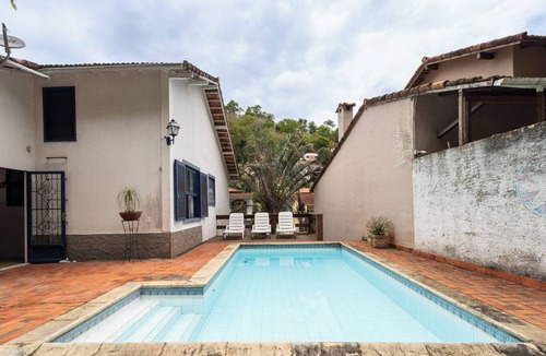 Nogueira House | Piscina, Lareira e Natureza Incrível - Petrópolis