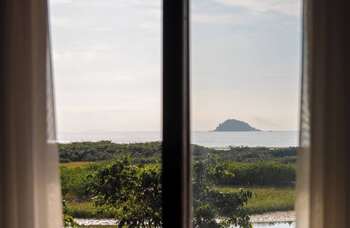 Ubatuba Apartment | Piso superior:casa aconchegante à beira mar XS7441