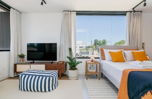 Lagoa Pequena Apartment | Pool | 50" Smart TV #CAMP17