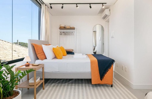 Lagoa Pequena Apartment | Pool | 50" Smart TV #CAMP17