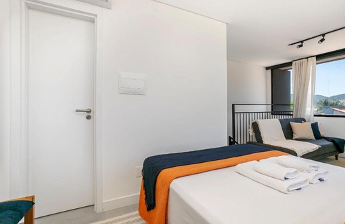 Lagoa Pequena Apartment | Pool | 50" Smart TV #CAMP17