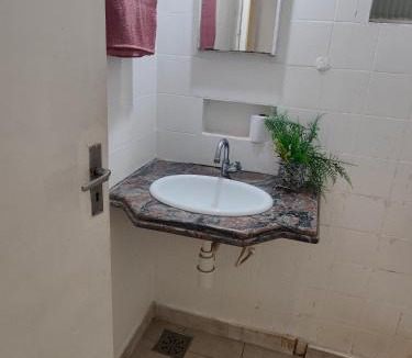 Todos os Santos House | Pousada Aleha Quarto Casal Rosé