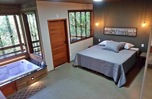 Sao Sebastiao das Aguas Claras Hotel | Pousada Aquarela - Macacos