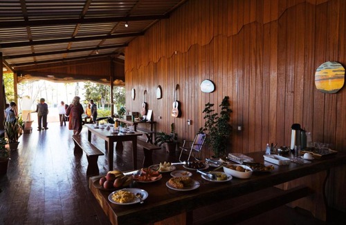 Iranduba House | Pousada Cantinho da Ioiô