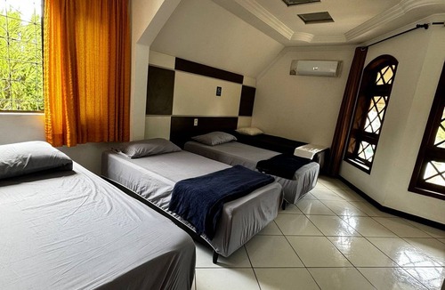 Vila Yolanda Hotel | Pousada Castelo da Villa