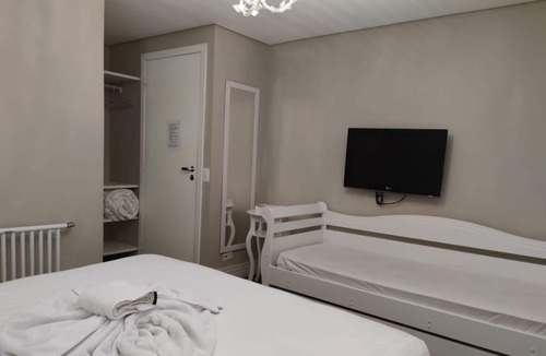 Jardim Andira Hotel | Pousada Château dos Fontes