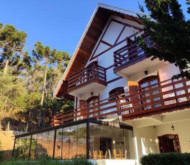 Jardim Andira Hotel | Pousada Château dos Fontes