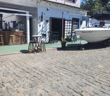 Pontal Hotel | Pousada Dádiva 4 Quarto compartilhado Feminino Econômico e Simples Praia do Pontal Centro