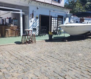 Pontal Hotel | Pousada Dádiva 4 Quarto compartilhado Feminino Econômico e Simples Praia do Pontal Centro