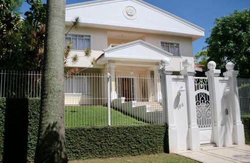 Vila Gardenia House | Pousada, Flat, Apartamento Mobiliado de 70 m2 de Área com Piscina e o máximo conforto