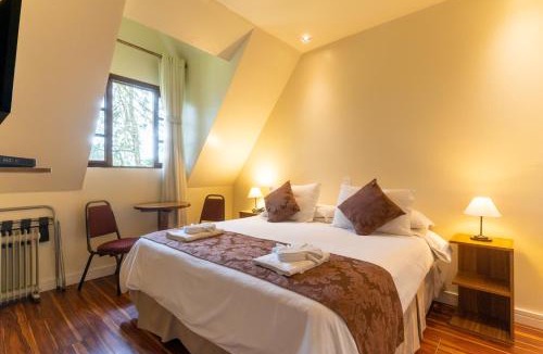 Vila Inglesa Hotel | Pousada La Toscana Campos do Jordão