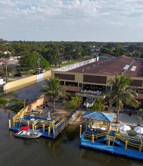 Pontal do Parana Hotel | Pousada Mares do Sul - 100 metros do Embarque Ilha do Mel