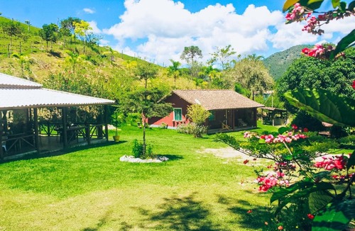 Macae Cabin | Pousada Sítio da Floresta