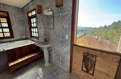 Sao Sebastiao das Aguas Claras Hotel | Pousada Villa Dorinha Suites Spa