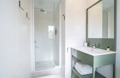 Azul Apartment | Practical studio apartment, semi-central location, with a garage.