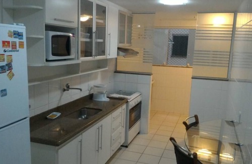 Guarapari Apartment | Praia do Morro 2 bedrooms with air conditioning, en suite, internet, garage.