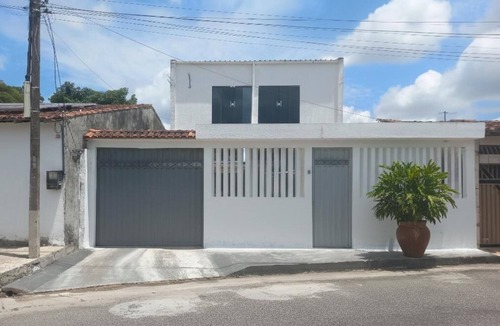 Centro Apartment | Premium Master & Standard Suites in Spacious House