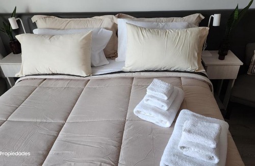 Recoleta Apartment | Pressed linens Open 24 Free Wi Fi Skyline Studio