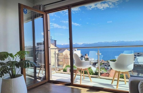 Belgrano Apartment | Prime location, amazing lake view. World class Skiing, hiking & exploring.