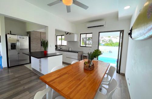 Villarreal House | Private Home with Amazing Mountain Views Near Tam