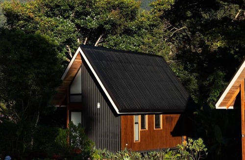 Bajos del Toro Cabin | Private Jacuzzi Mountain Retreat