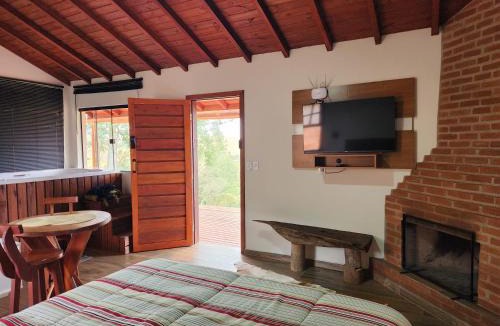 Cunha Ski Chalet | Provence Lavander Chalet by MontJacui - com jacuzzi e ar condicionado