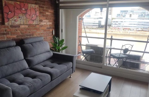 Buenos Aires Central Business District Apartment | Puente de la Mujer