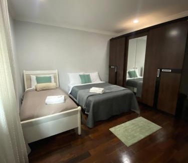 Cidade Dutra House | Quarto amplo e confortável