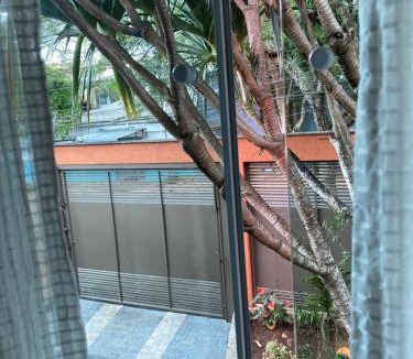 Cidade Dutra House | Quarto amplo e confortável