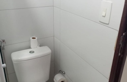 Altiplano Cabo Branco Apartment | Quarto bem localizado no altiplano próximo a UFPB com café da manhã