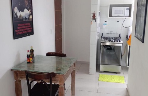 Altiplano Cabo Branco Apartment | Quarto bem localizado no altiplano próximo a UFPB com café da manhã