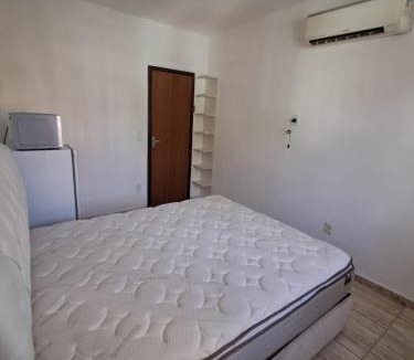 Vigario Geral House | Quarto climatizado a 30km de Copacabana