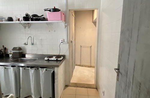 Barra House | Quarto com banheiro e cozinha a 160 metros da Praia do Farol da Barra 5