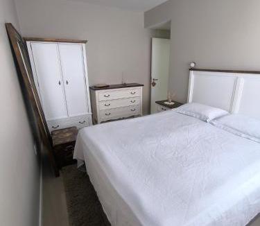 Kobrasol House | Quarto com Suite Privativo