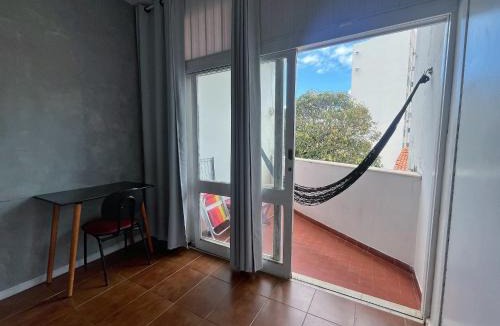 Barra House | Quarto com varanda privada a 160 metros da Praia do Farol da barra 3