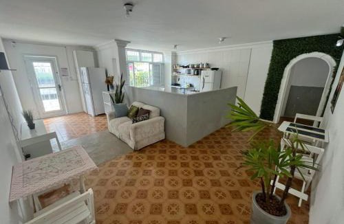 Barra House | Quarto com varanda privada a 160 metros da Praia do Farol da barra 3