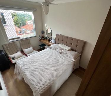 Aeroporto House | Quarto confortável em apartamento familiar