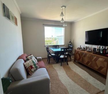 Aeroporto House | Quarto confortável em apartamento familiar