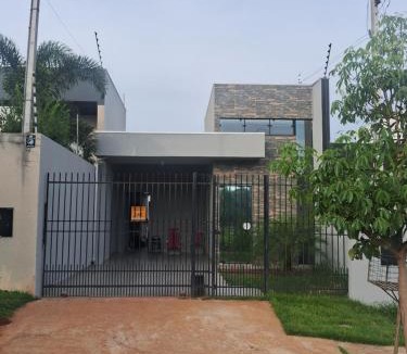 Paranavai House | Quarto da Tay