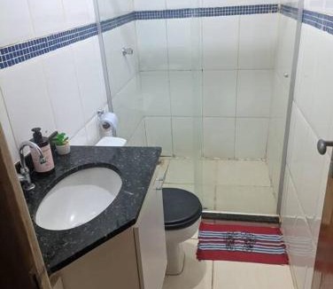 Uberaba Apartment | Quarto de Casal Bem Localizado Em apto Compartilhado AP 204
