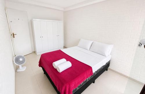 Sao Paulo House | Quarto de casal com piscina no Morumbi
