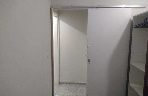 Guara House | Quarto de casal econômico