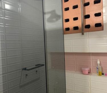 Souza House | Quarto duplo com banheiro em casa compartilhada COP 30