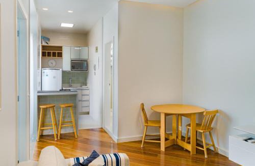 Leblon Apartment | Quarto e Sala Coraçao do Leblon