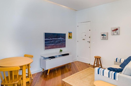 Leblon Apartment | Quarto e Sala Coraçao do Leblon