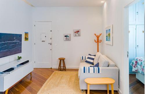 Leblon Apartment | Quarto e Sala Coraçao do Leblon