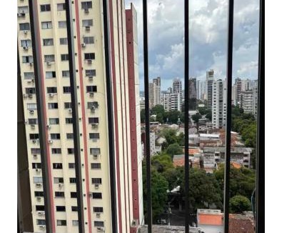 Nazare House | Quarto em área nobre central da cidade
